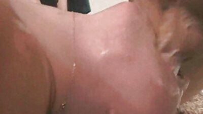 סקס אוראלי סרטים פונוגרפים חינם של MILF חובב במטבח מוצץ טיפול פנים גדול עם ידית קשיח
